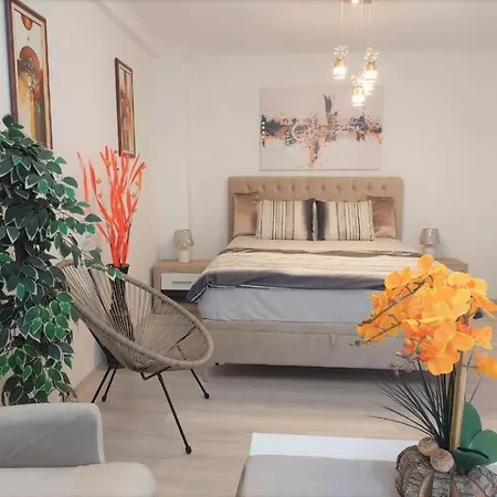 Апартаменти Lux